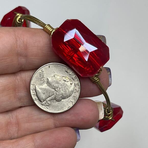 BOURBON & BOWETIES gold tone bracelet bangle red faceted signed jewelry wire - Picture 6 of 8